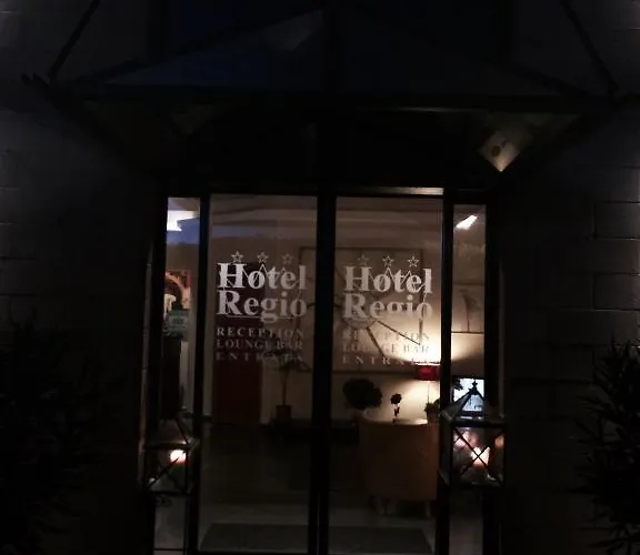 王室酒店 3* 鲁别拉